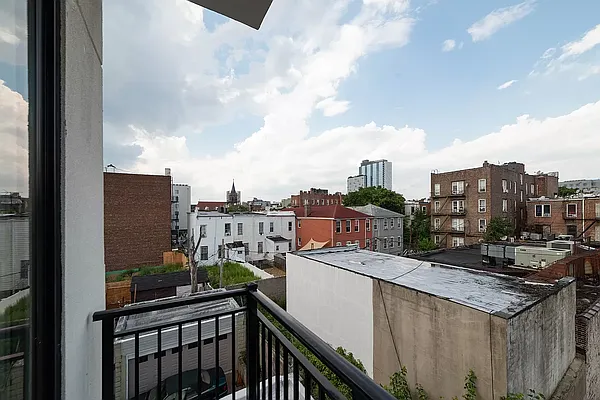 Rented by YHT Management Inc. | media 25