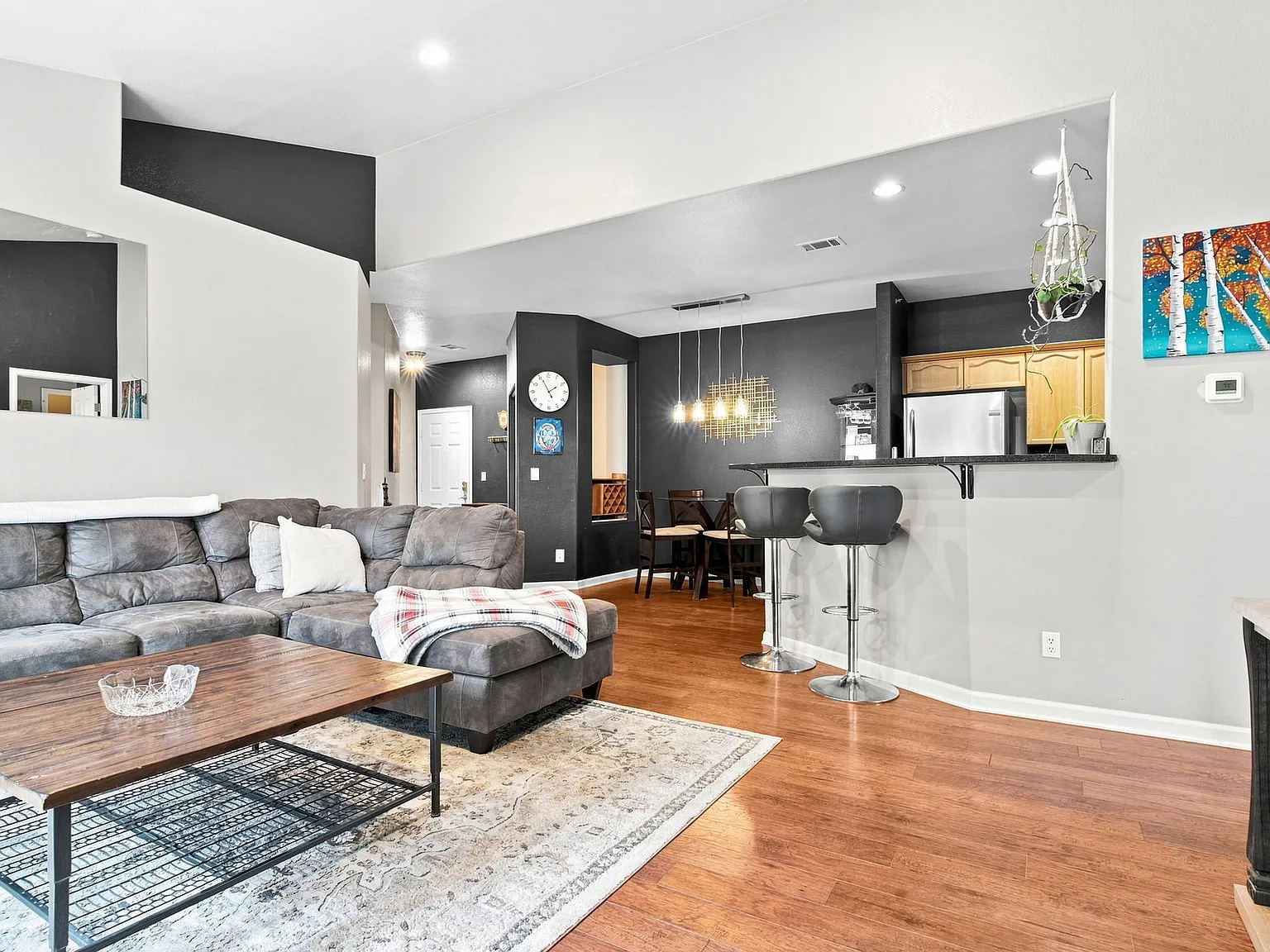 2 bed, 1108 sqft, $3,000 — Photo 3