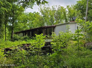 779 Pawpaw Rd, Thorn Hill, TN 37881