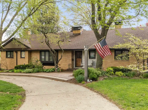 1125 18th St, West Des Moines, IA 50265