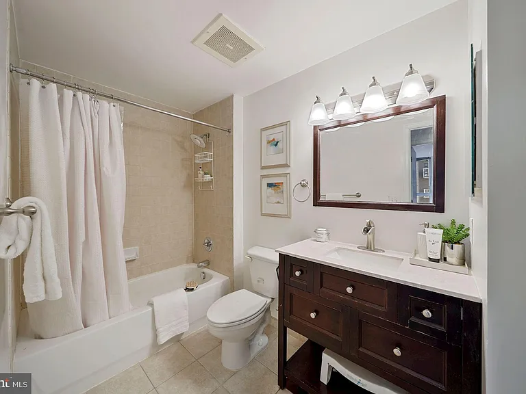 355 I St SW #410 — Photo 8