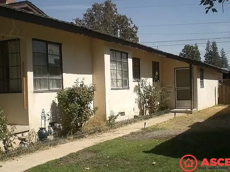 2816 Ashby St — Photo 2