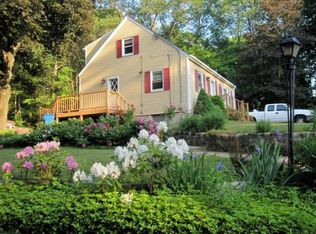 2 Woodbury Rd, Billerica, MA 01821