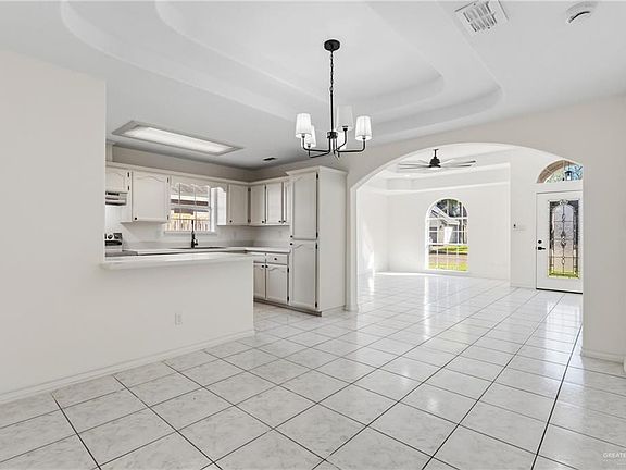 4th image of 4403 N 27th Ln