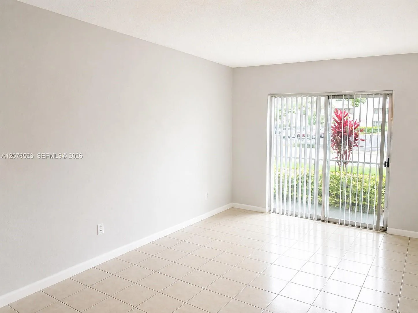 1 bed, 1.0 bath, $1,400 — Photo 3