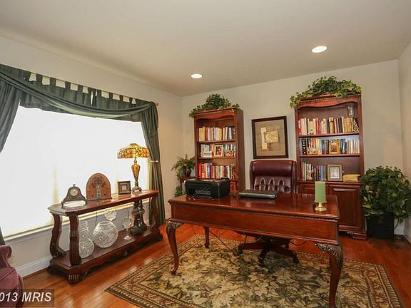 2nd image of 9411 Laurel Oak Dr