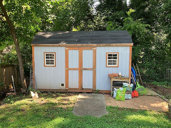 Backyard Shed, install 2017