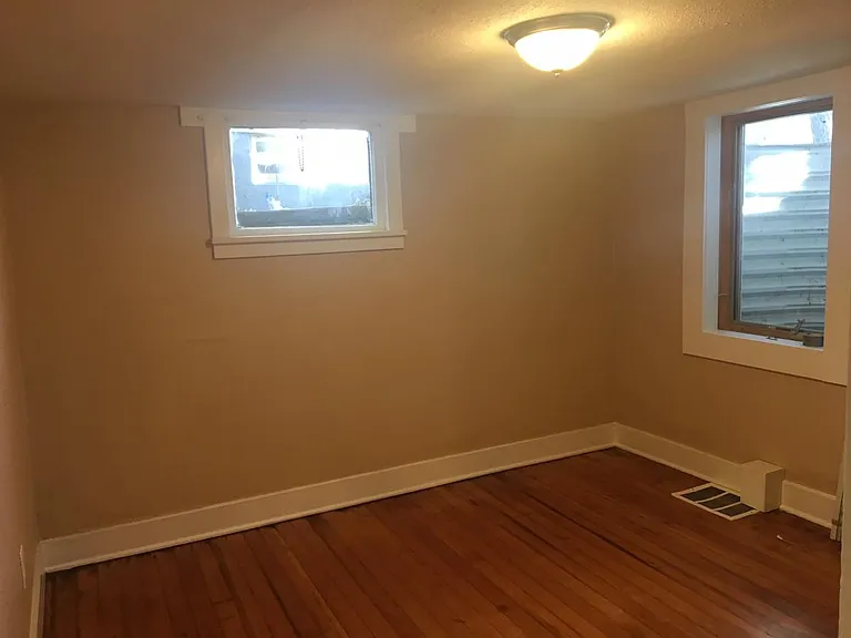 819 Mathews St — Photo 16