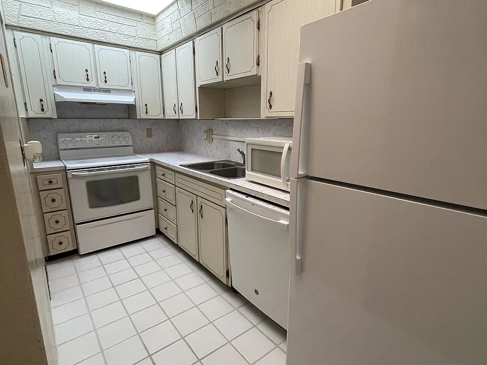 2231 Granada Dr #2231