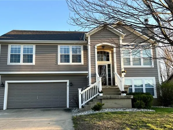 9 Westwood Cir, Ottawa, KS 66067