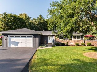 339 Dunkery Dr, Sycamore, IL 60178