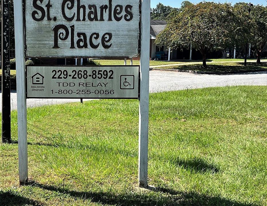 2nd image of 202 Saint Charles Pl