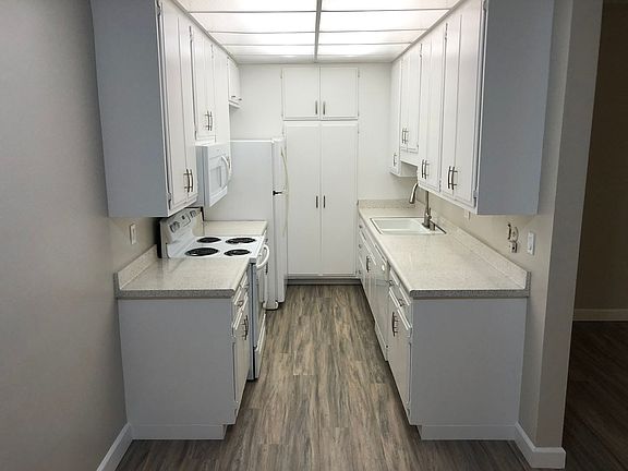 3rd image of 2300 Front St APT 207