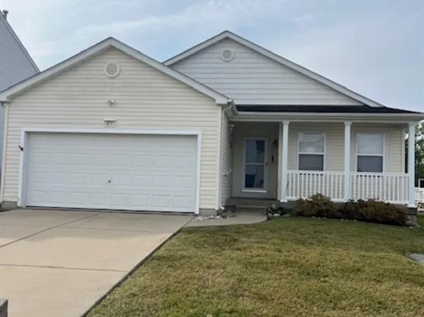 971 Koenig Dr, Godfrey, IL 62035