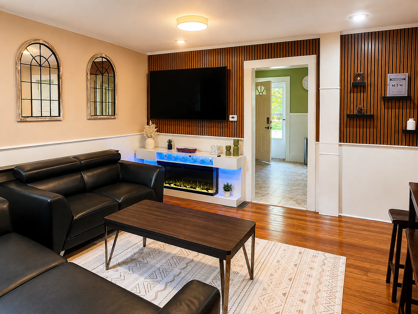 4 bed, 1500 sqft, $900 — Photo 2
