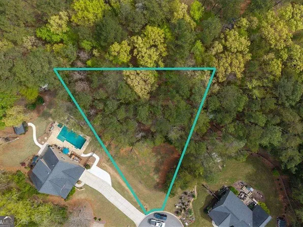 18 Pinoak Trl SE, Cartersville, GA 30121