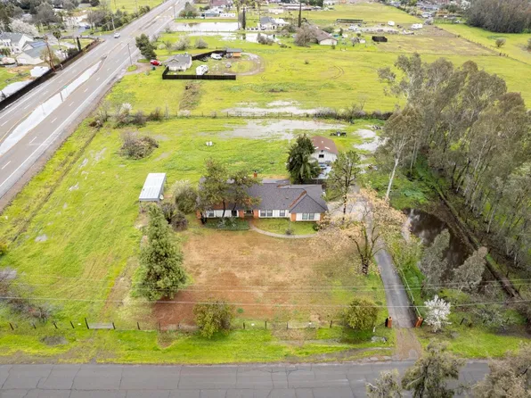 12927 E Ashcroft Ave, Sanger, CA 93657