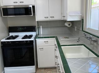 850 Live Oak Ave #4, Menlo Park, CA 94025
