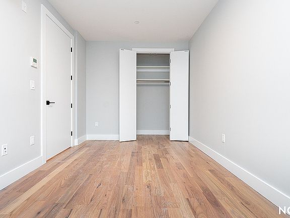 5th image of 31-61 Vernon Blvd #3G