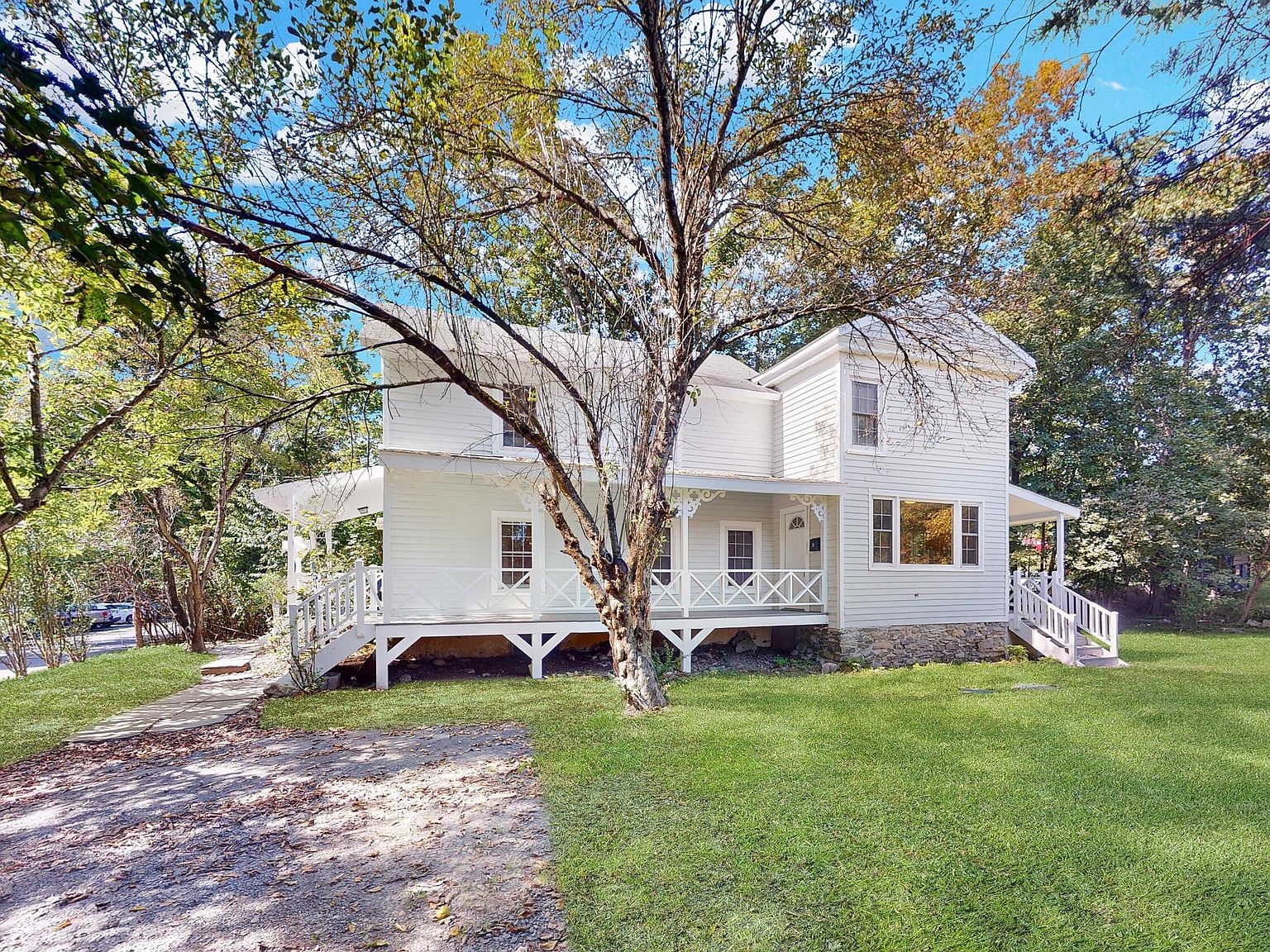 147 Sawkill Ave, Milford, PA 18337 Zillow