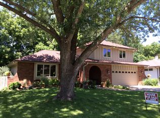 10215 Lincoln Ave, Clive, IA 50325