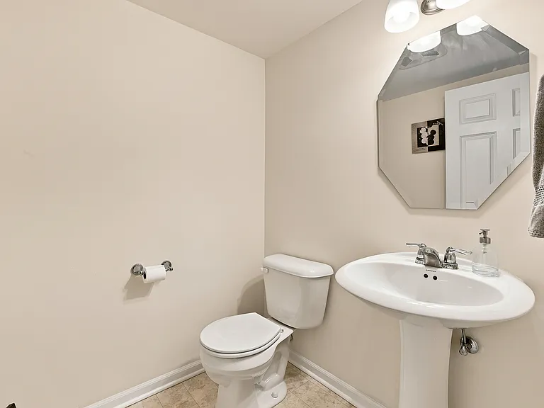 3303 Trillium Cir — Photo 8