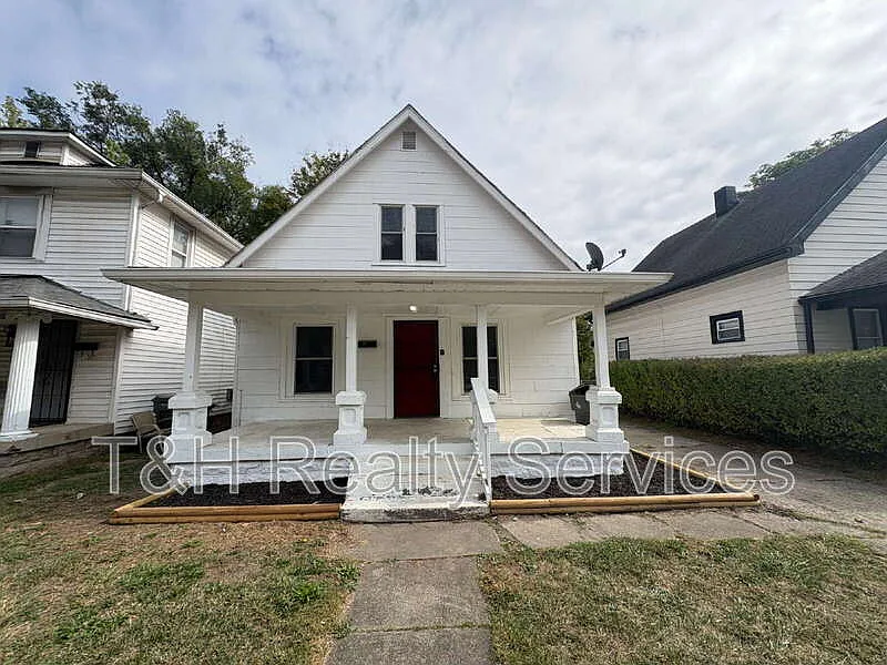1311 N Olney St photo 1