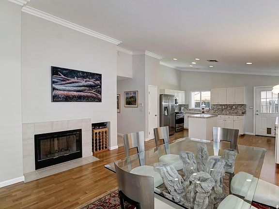 4th image of 3421 W River Dr