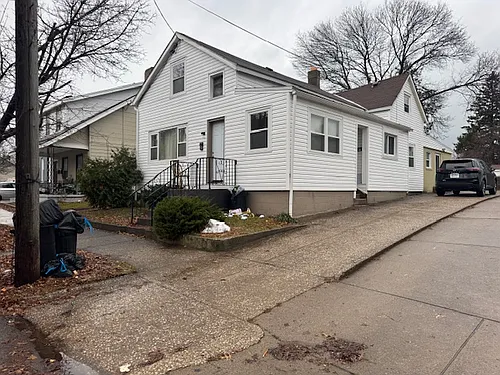 724 W 3rd St #2 Photo 1