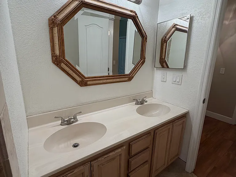 504 Shane Cir — Photo 14