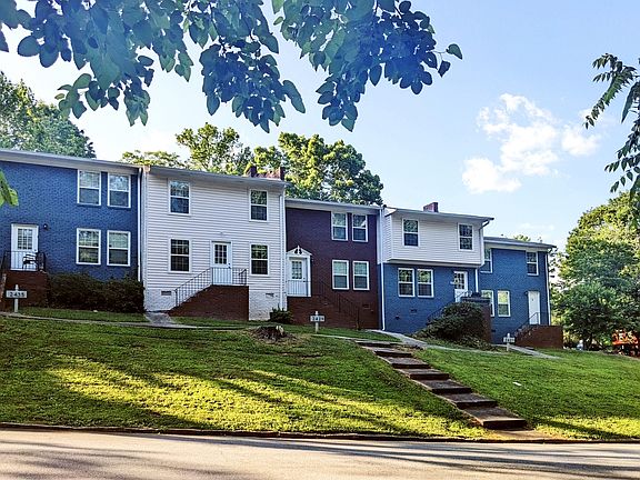 3rd image of 2421 Peachwood Cir NE APT 1
