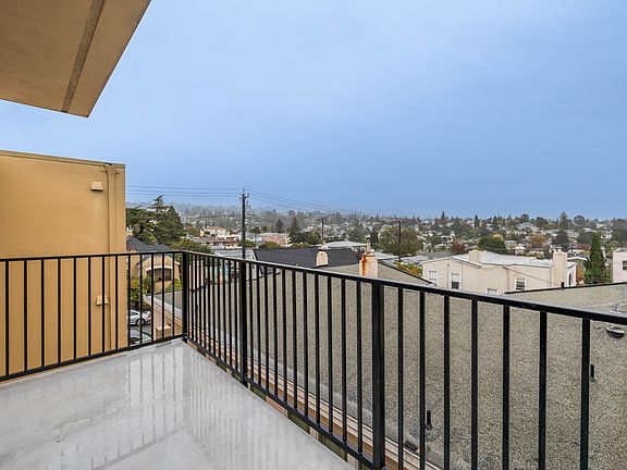 2nd image of 888 Vermont St #306