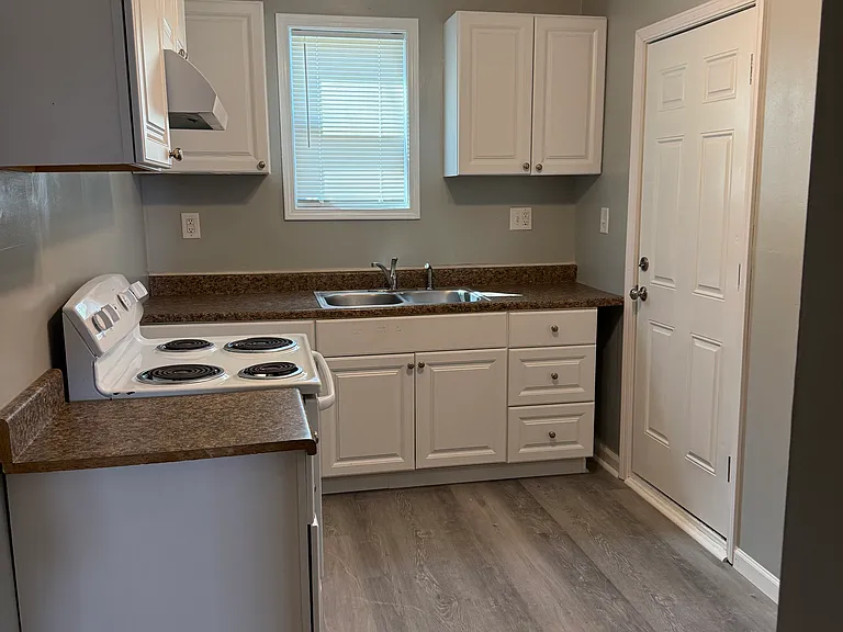 521 S Wayne Ave — Photo 4