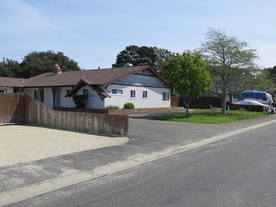 Private cul'de'sac street.  No through traffic.