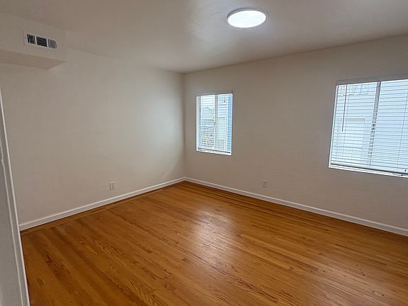 4th image of 374 Bellevue Ave #D