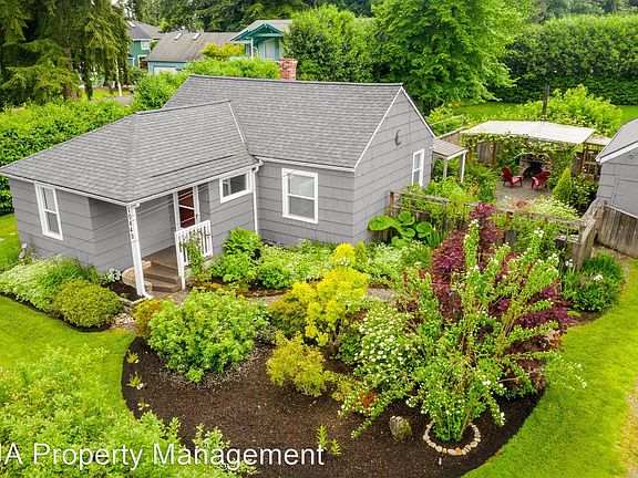 2nd image of 10449 132nd Ave NE