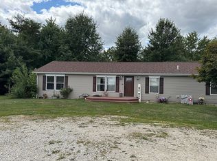 416 N White Oak St, Camargo, IL 61919