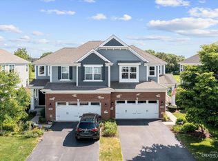 27W177 Breme Dr W, Warrenville, IL 60555