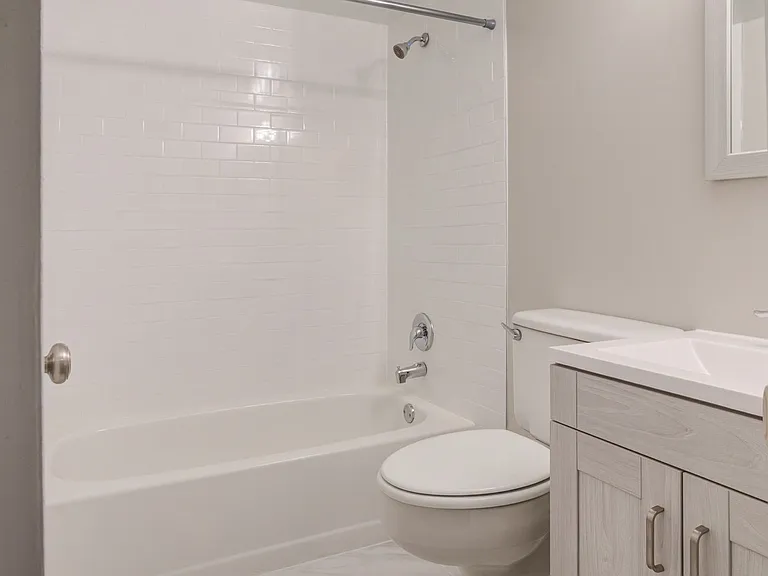 2440 16th St NW #204 — Photo 9