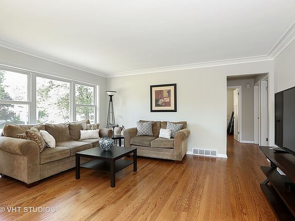 2nd image of 608 E Madison St