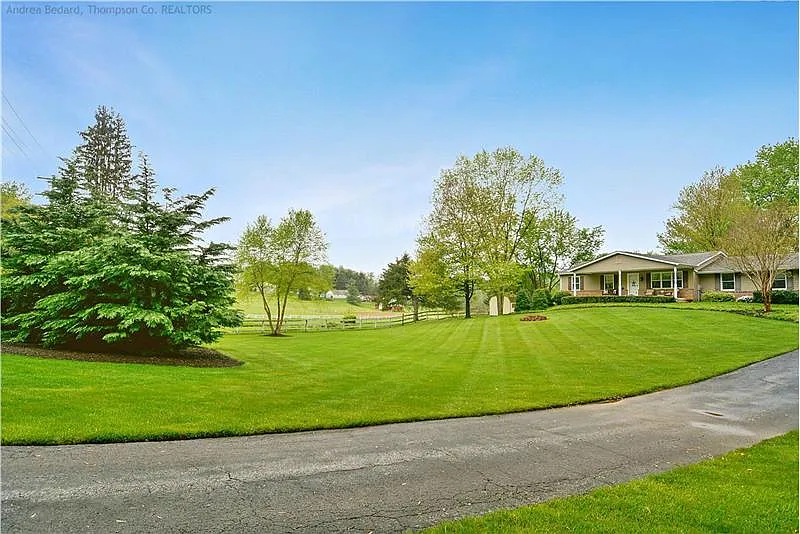 5426 Ridge Rd photo 1