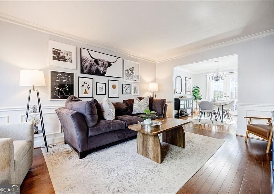 1st image of 12 Palace Green Pl NW
