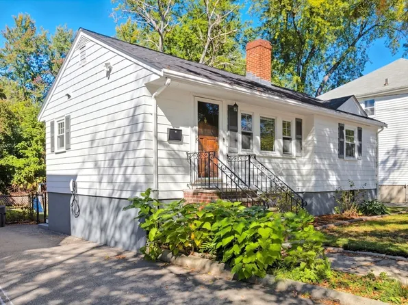 33 Brook Rd, Quincy, MA 02169