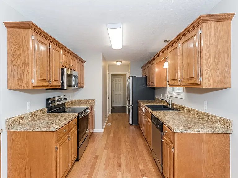 165 Brookview Cir — Photo 7