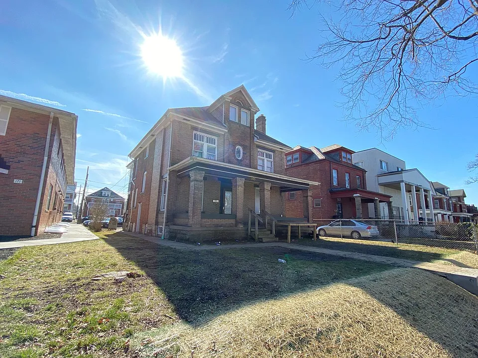 165 E 12th Ave