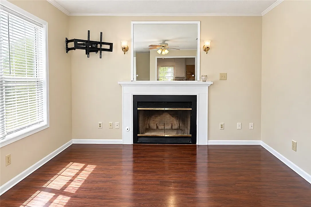 3 bed, 1633 sqft, $1,500 — Photo 2