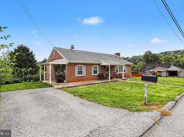 305 Glenvue Rd, Glen Rock, PA 17327