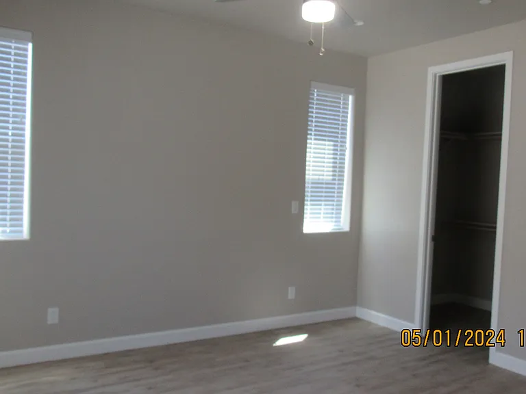 1045 Melrose Dr — Photo 7