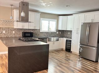 6901 Oxford Dr, Huntington Beach, CA 92647