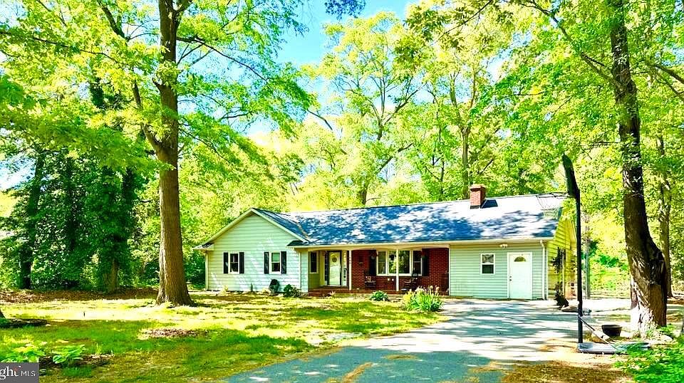 1st image of 900 N Atlanta Cir